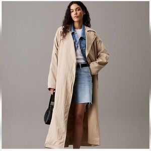 Linen Women's Trench Coat. HAS SOME STAINING. NO BELT.